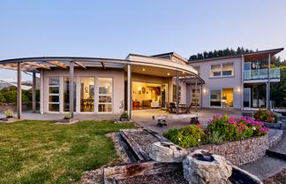 102 Kuku East Road, Manakau