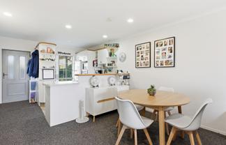 2/41 Manchester Way, Judea