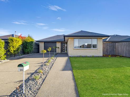 35 Sutherland Drive, Woodend Beach