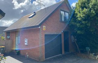 37b Fields Parade, Albany