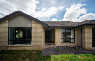18 Oldfield Court, Huntington
