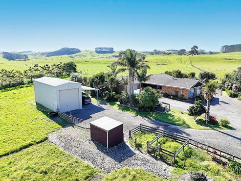 242 Baylys Coast Road, Dargaville