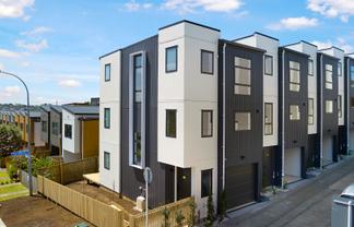 1/16 Hewlett road, Massey
