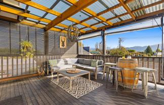 6 Ferry Road, Spring Creek