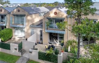 337 Millwater Parkway, Millwater