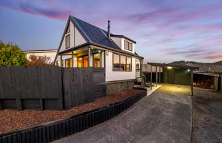 90 Discovery Drive, Whitby