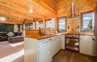 90 Discovery Drive, Whitby