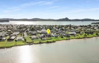 18 Admiral Drive, Cooks Beach