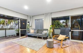 8/33 School Road, Kingsland