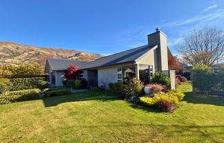 28 Kelliher Drive, Wanaka