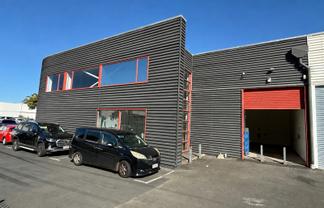 Versatile industrial facility on Cavendish Drive