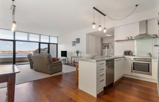 102/45 Stanley Point Road, Devonport
