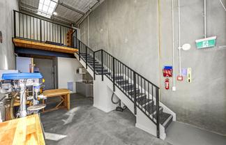 Immaculate industrial unit - ready to go