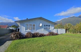 7 Roberts Street, Whataroa