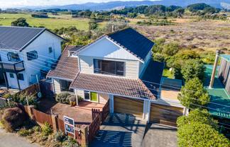 12 Moana Street, Otaki Beach