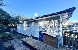 A/18 Stottholm, Titirangi