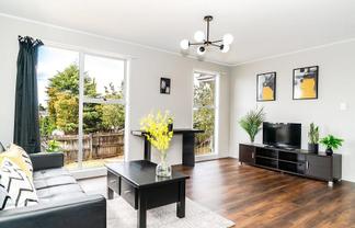 6 Cherry Tree Place, Massey