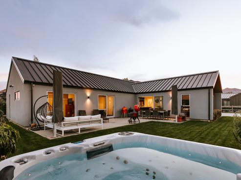 8 McDonald Street, Wanaka