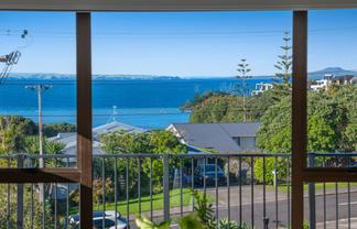 64 Shakespear Road, Army Bay