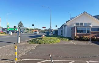 MODERN GROUND FLOOR OFFICE OR MEDICAL - TAKAPUNA
