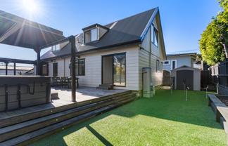 5B The Drive, Epsom