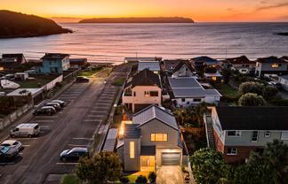 2 Toms Road, Porirua