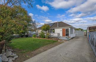 10 Bristol Crescent, Roslyn