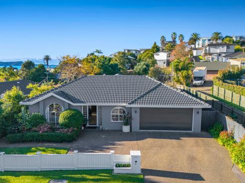 19 Esther Place, Red Beach