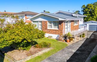 75 Lawrence Crescent, Hillpark