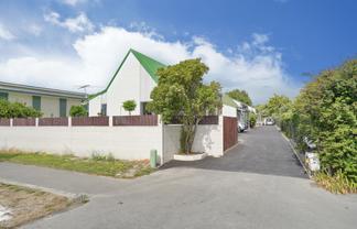 2/11 Winchester Street, Merivale