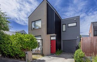 2 Rarahu Road, Hobsonville