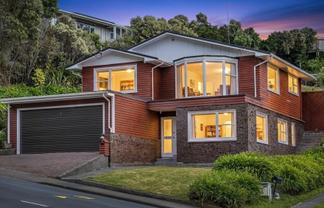 98 Severn Street, Island Bay