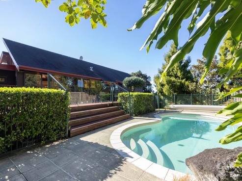 11A Longfellow Parade, Titirangi