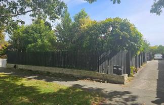 19 Salford Avenue, Redwood