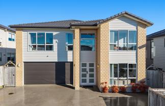 8 Ballinabreen Road, Flat Bush
