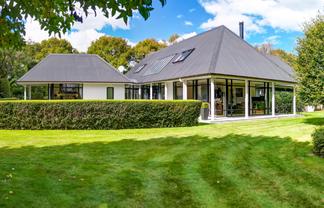 19 Western Line, Westmere