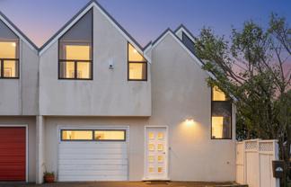 12 Ashton Fitchett Drive, Brooklyn