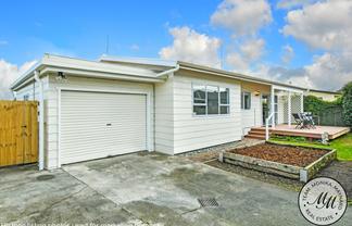 2/21 Rollerson Street, Papakura