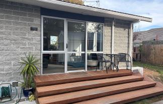 2/11 Farnborough Street, Aranui