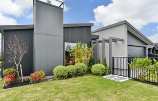 1 Blue Jacket Drive, HALSWELL