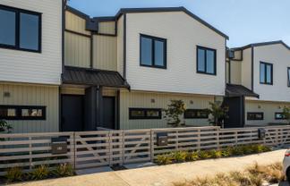 102 Te Puketoka Lane, Mangere