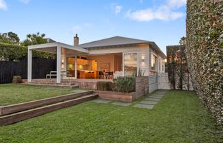 22 Huntingtree Avenue, Sandringham