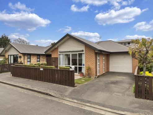 20 Woodham Courts, Linwood