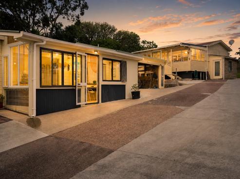 4 Brian Crescent, Stanmore Bay
