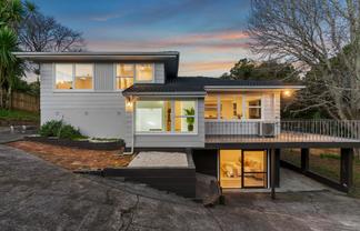 51 Cyclarama Crescent, Massey