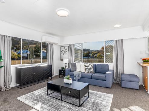 1/2 Matthews Road, Wainuiomata