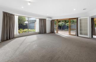 2/30 Naseby Street, Merivale