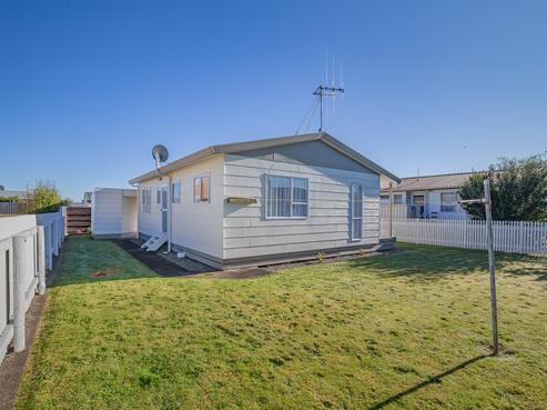 8A Nikau Street, Levin