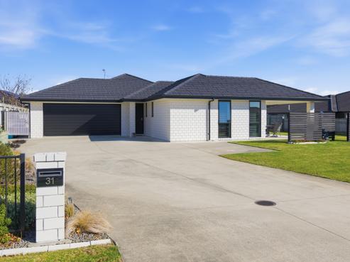 31 Honeyfield Drive, Whalers Gate