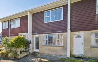 2/210 Newlands Road, Newlands
